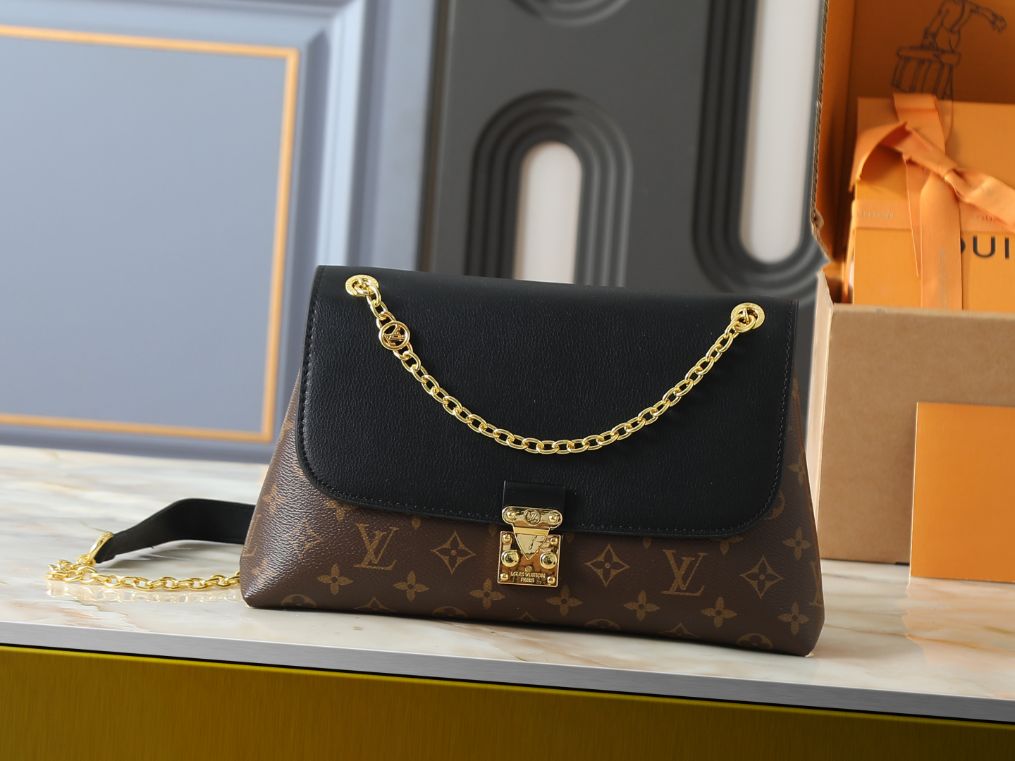 Louis Vuitton LV Classic Handbag Premium Canvas Model M26216 Magnetic Lock Elegant Look Designer Bag